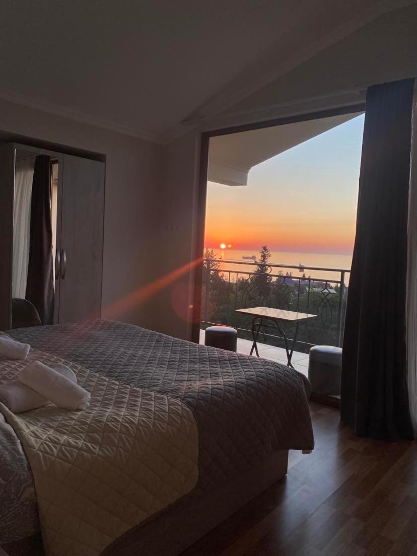 Iberia 2019 Hotel Batumi Bagian luar foto